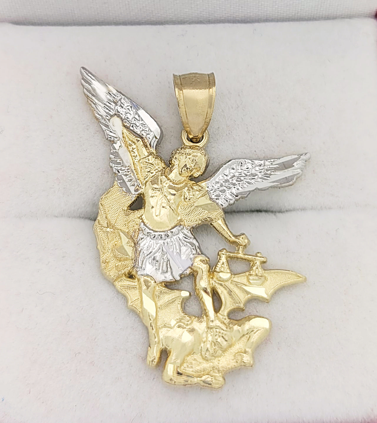 10K Yellow Gold Saint Michael The Archangel Pendant Charm 2.6 g