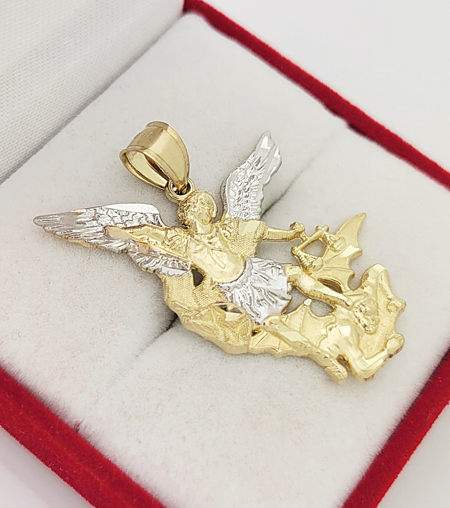10K Yellow Gold Saint Michael The Archangel Pendant Charm 2.6 g