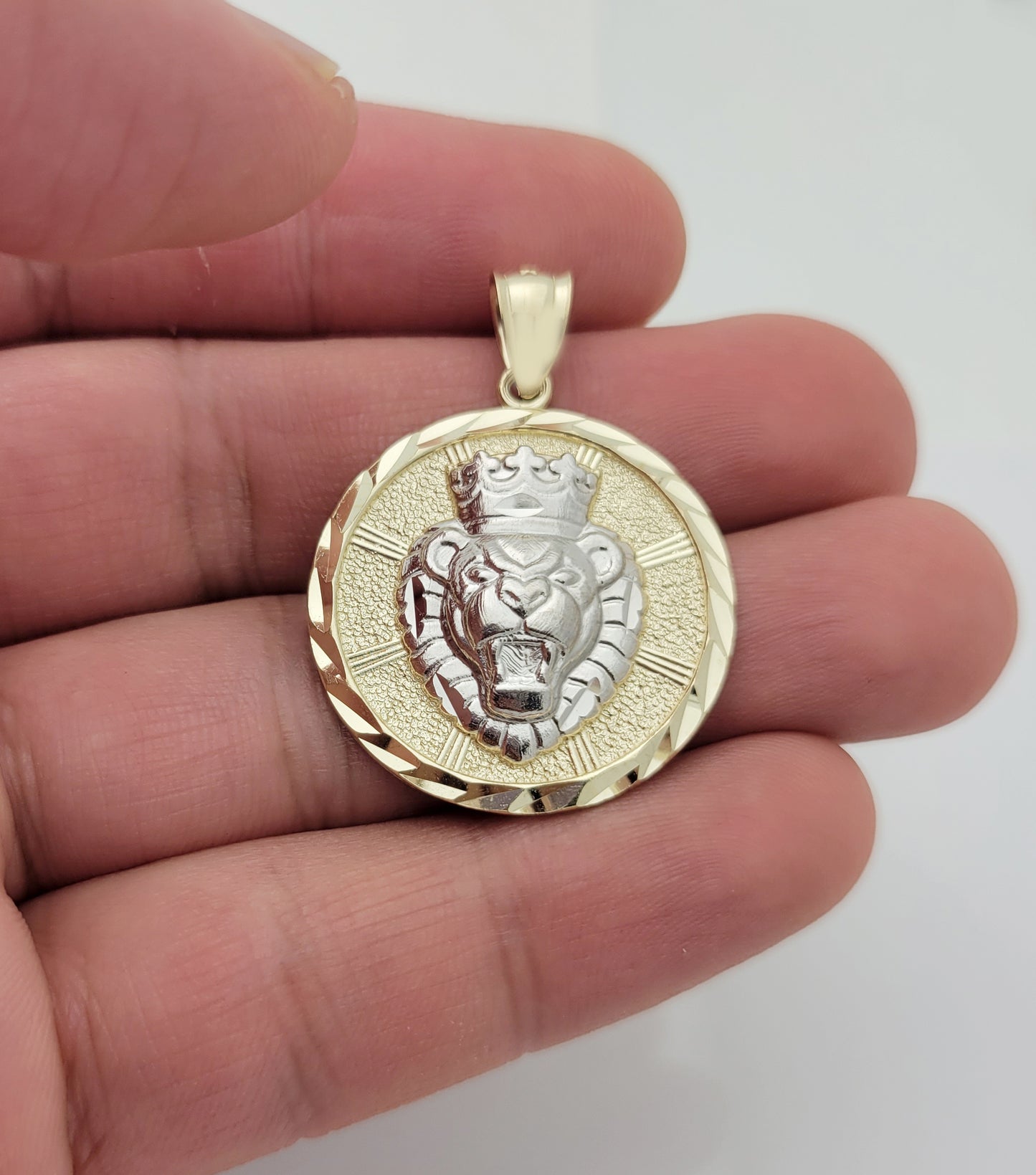 10K Yellow Gold Lion Crown Head Charm Pendant