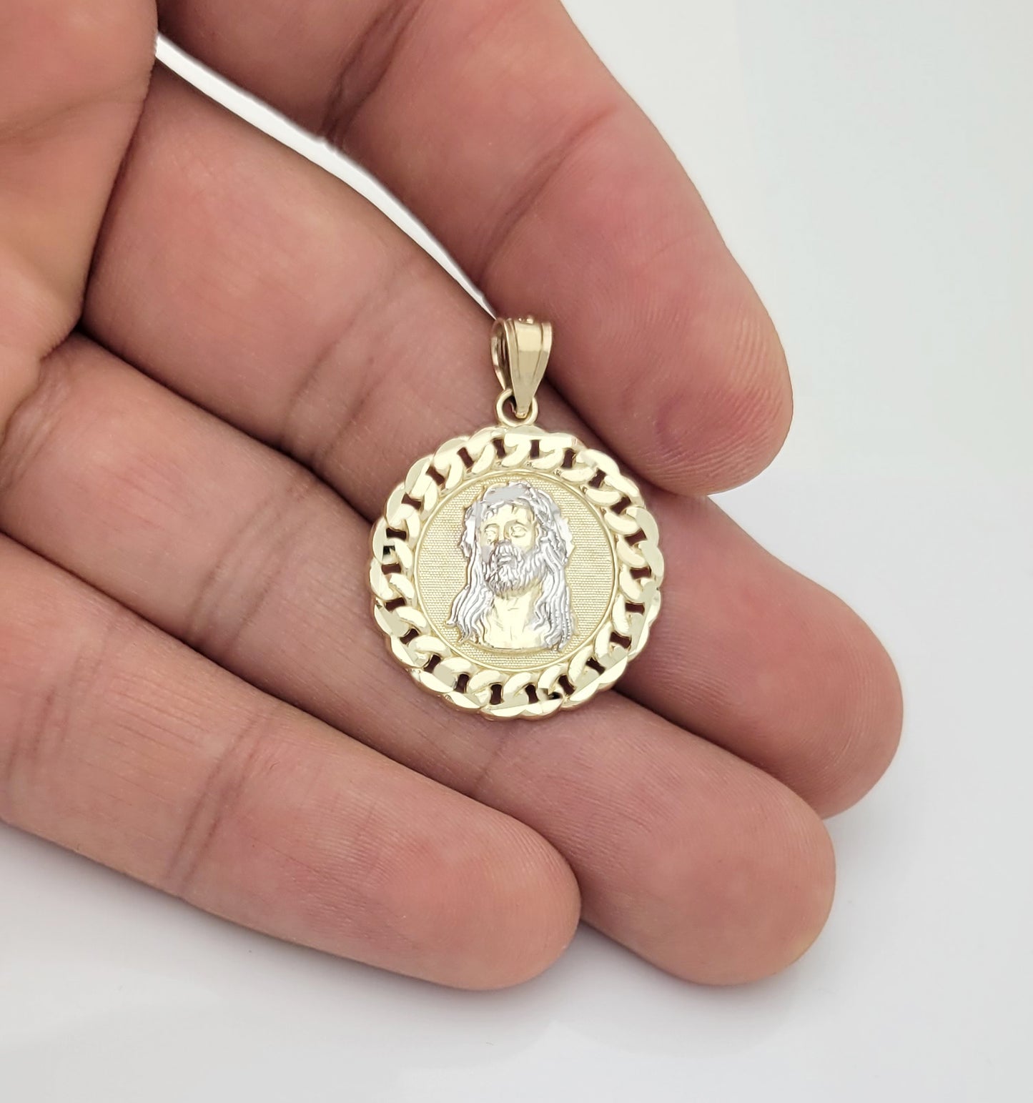 10k Yellow Gold Jesus Face Medallion Jesus Charm Pendant 0.8 inch Diameter