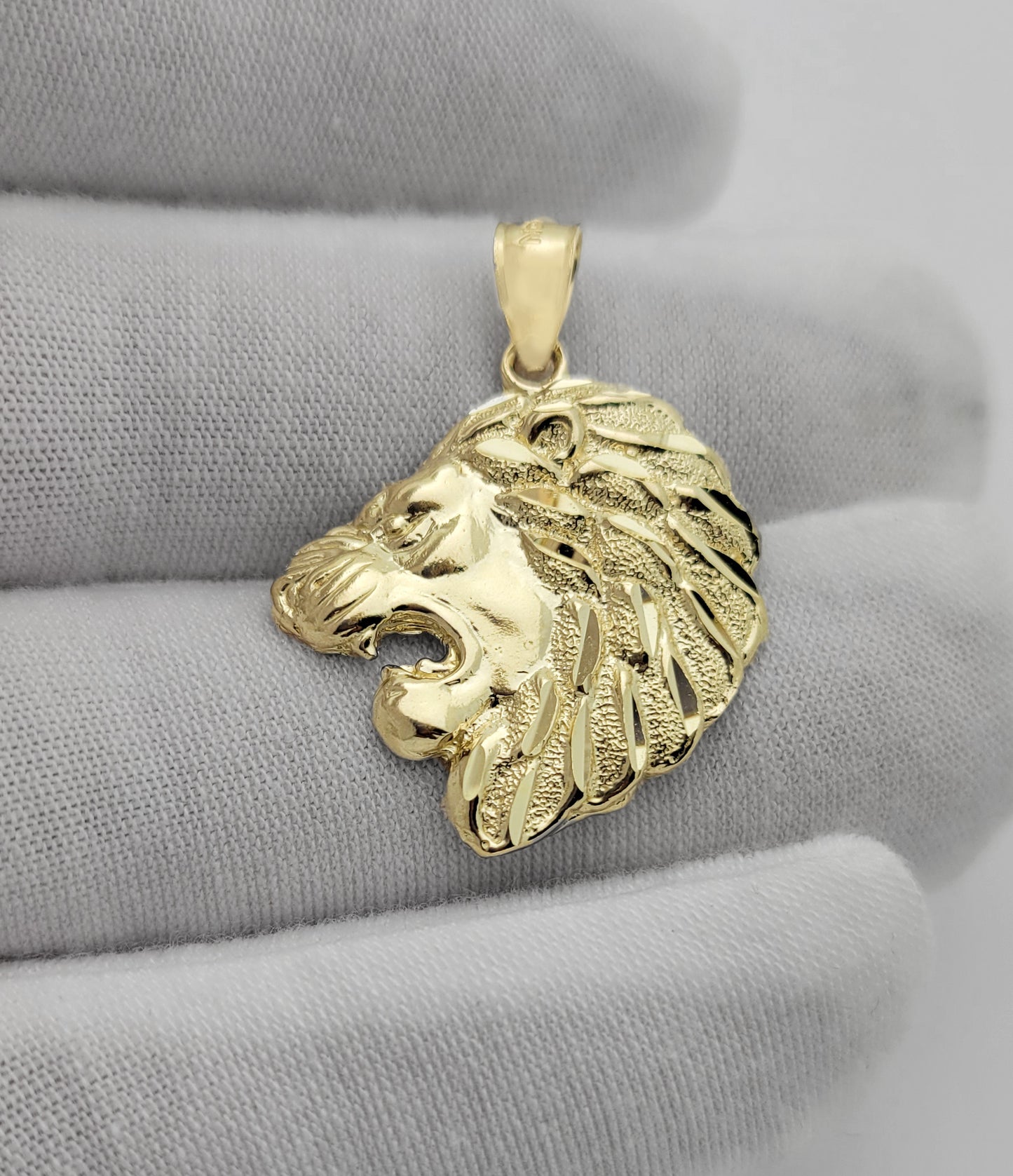 10K Yellow Gold Lion Head Charm Lion Pendant Side Face