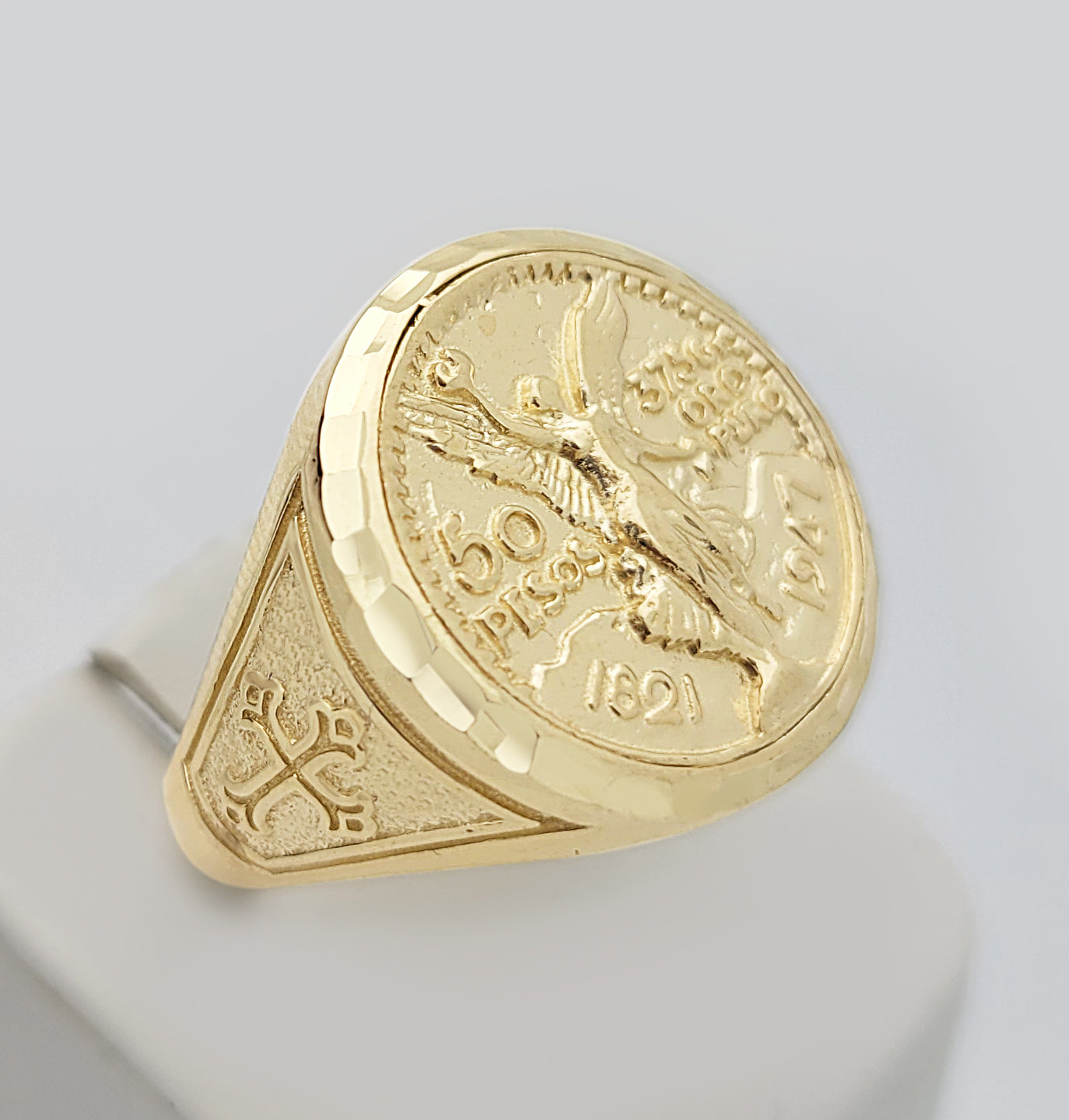 10K Yellow Gold 50 Pesos 1821 Coin Ring 5.7 g