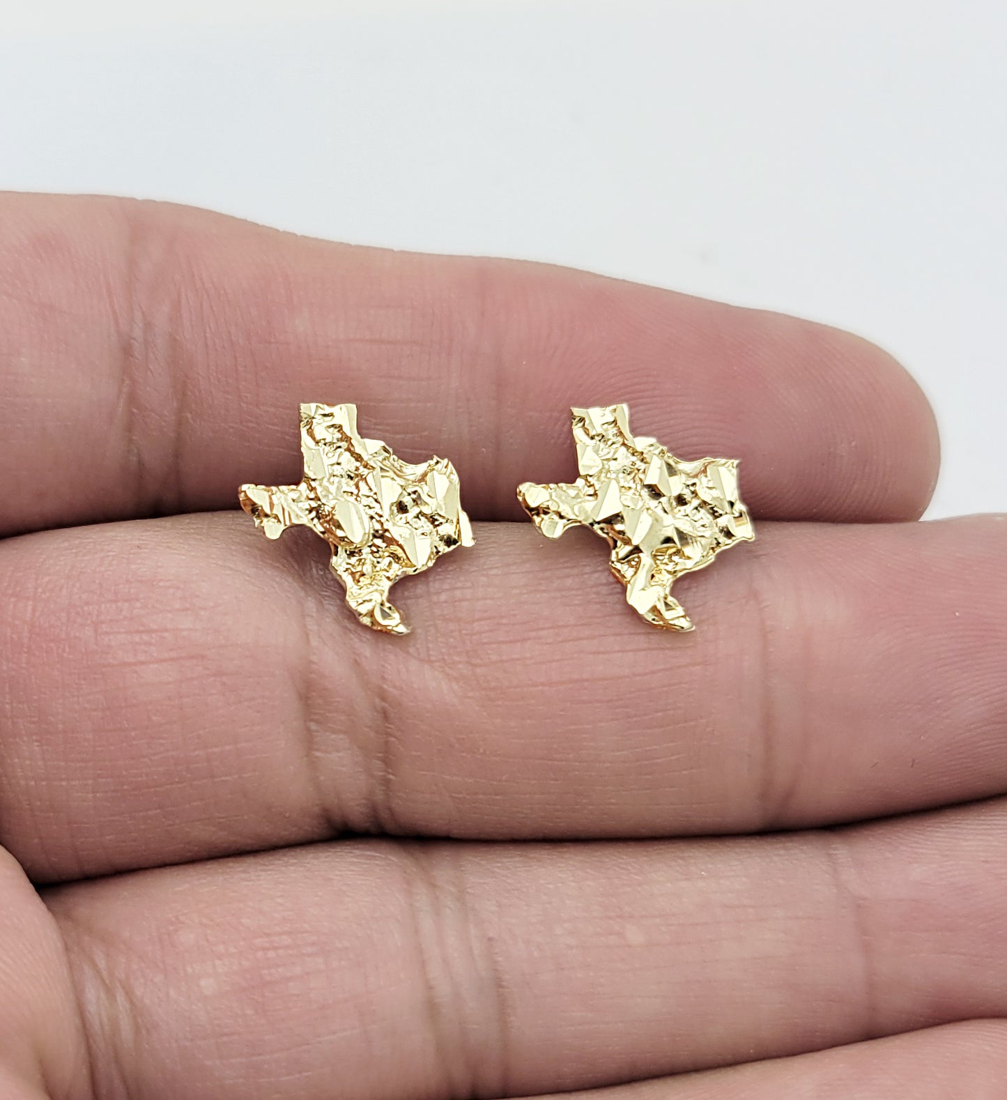 10k Yellow Gold Texas Nugget Earrings 13.5 mm x 13 mm