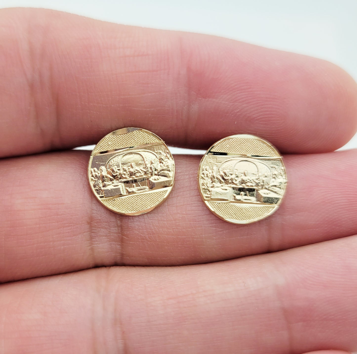 10K Yellow Gold Mens Gold Last Supper Earrings 0.5 inch(12.5 mm)