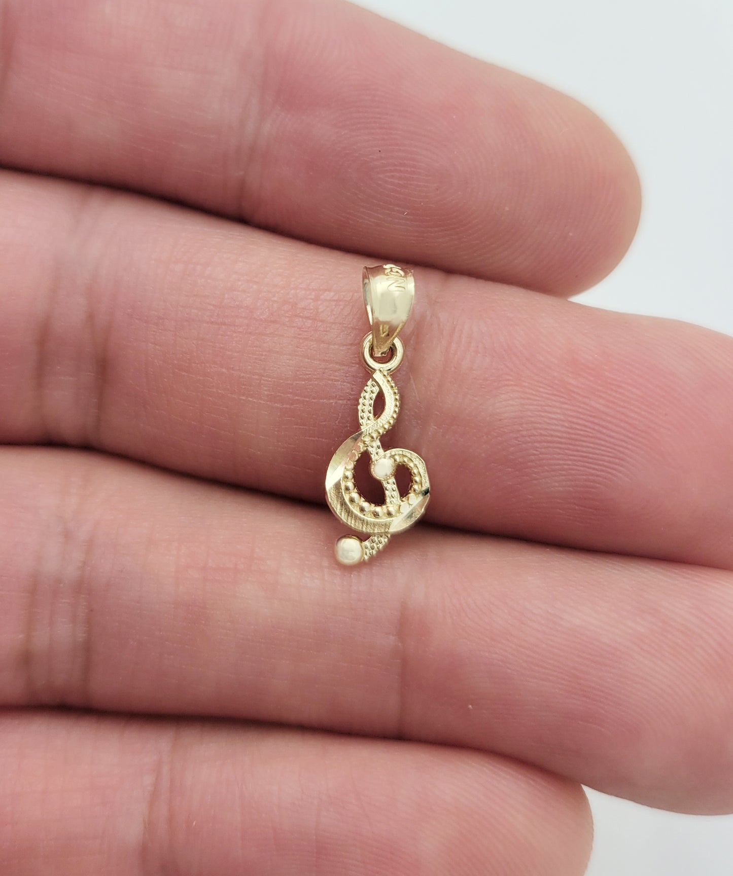 10K Yellow Gold Treble Clef Pendant Music Symbol Charm