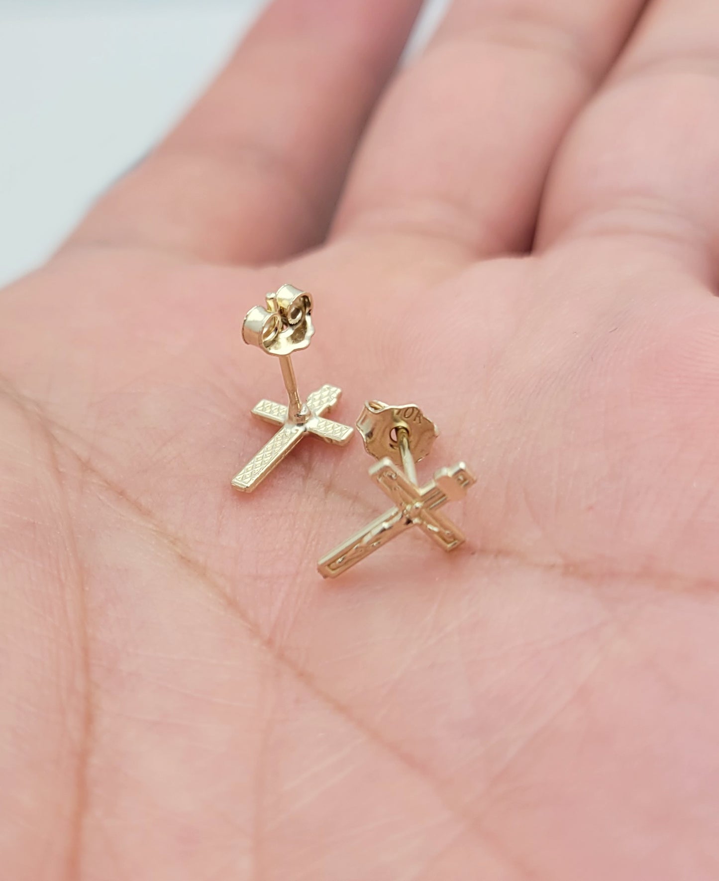 10K Yellow Gold Cross Earrings 11 mm x 8 mm