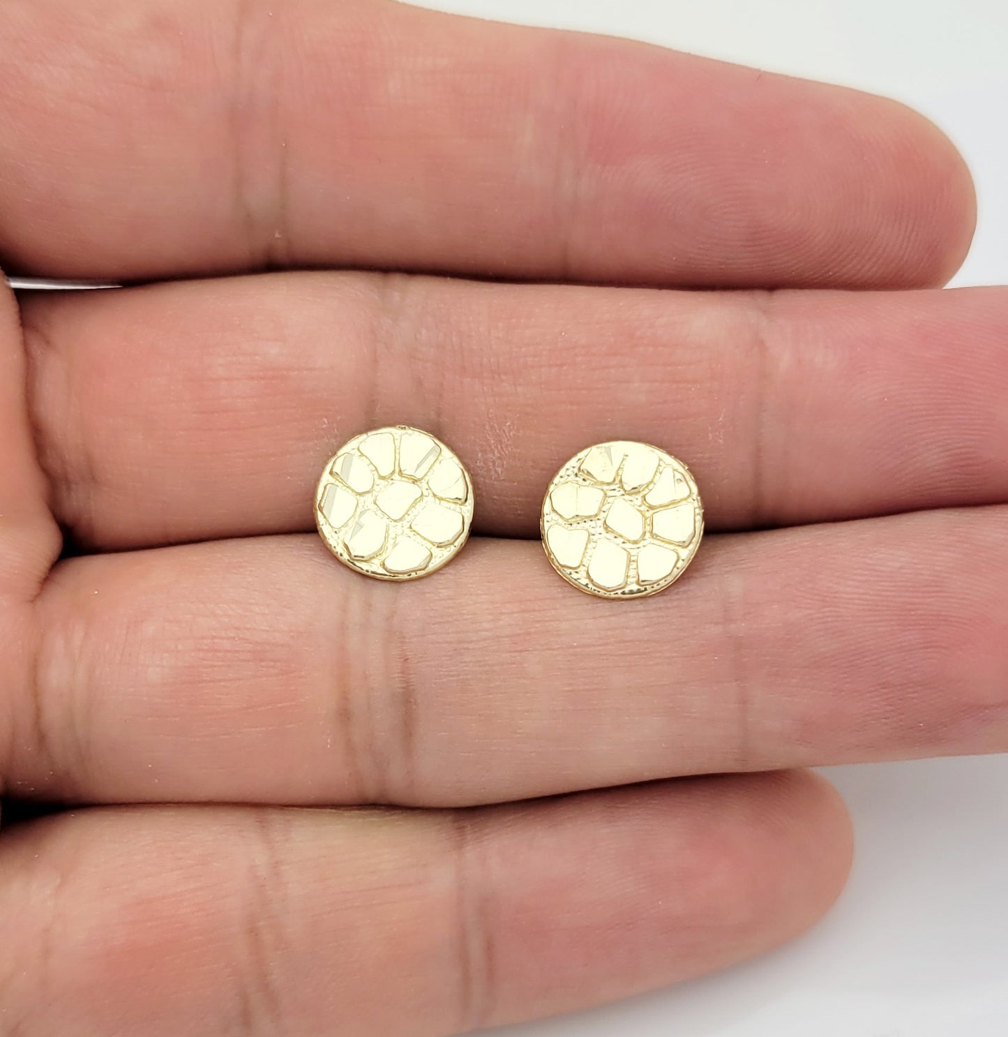 10k Yellow Gold Round Nugget Earrings Nugget Cut Design 0.4 in(10 mm)